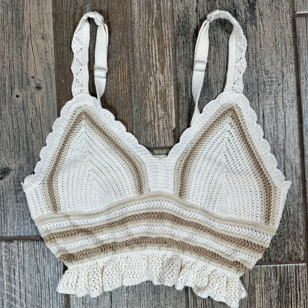 Madden NYC Crochet Knit Cropped Tank Top‎ Cream Tan Striped Ruffle Size L